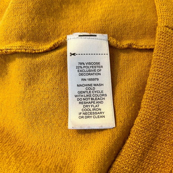Cable & Gauge Mustard Yellow Button Shoulder Sweater XL Lightweight Knit Top - Picture 5 of 7